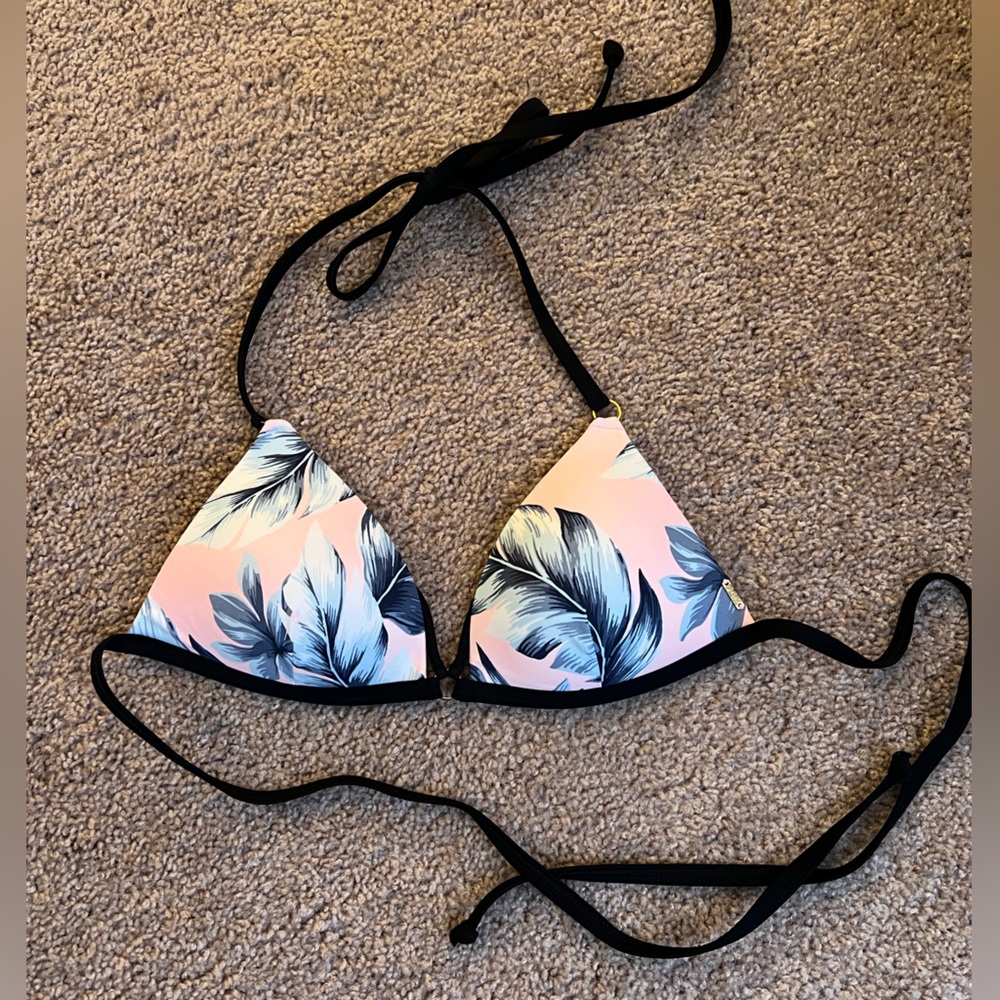 Victoria’s Secret PINK triangle push up bikini